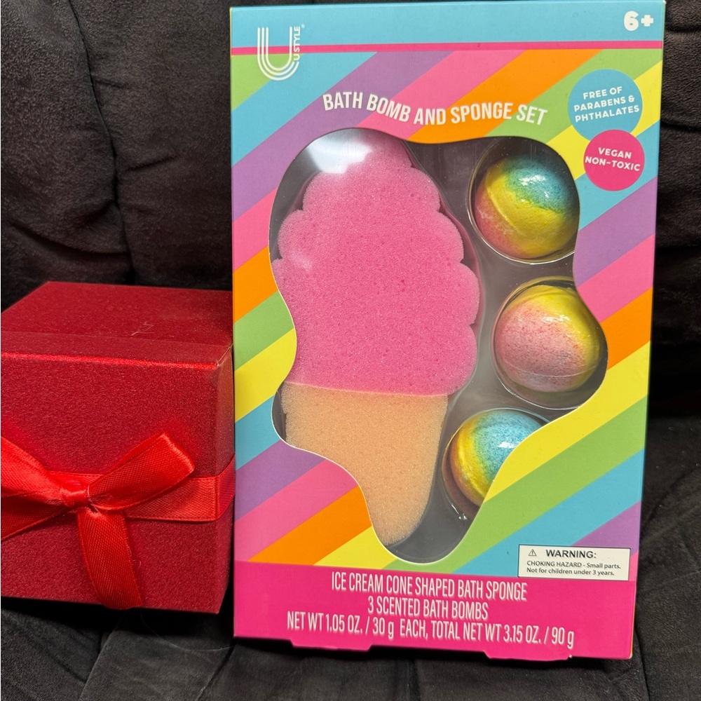 Ice Cream Shaped Sponge and Bath Bomb Set - Pink and Multicolor